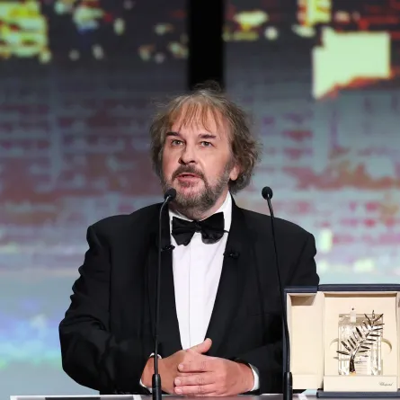 بيتر جاكسون Peter Jackson من مهرجان كان 2026 - Photo by Sameer AL-DOUMY / AFP