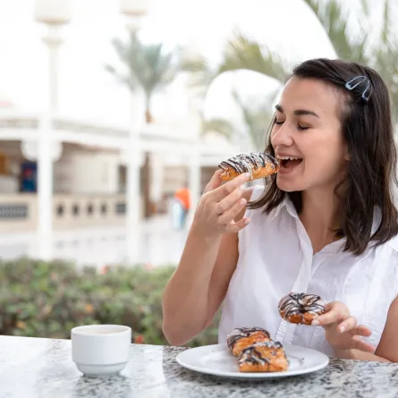 تفسير حلم أكل الحلويات في المنام