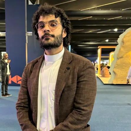 حكيم جمعة- الصورة خاصة بسيدتي من تصوير زكية البلوشي