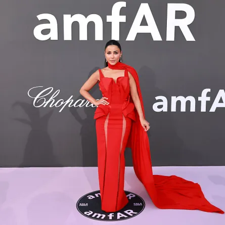 الإعلامية مهيرة عبد العزيز في مهرجان كان السينمائي 2026 Mahira Abdel Aziz - (مصدر الصورة Amy Sussman/Getty Images for amfAR)