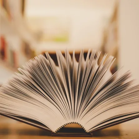 كتب السيرة الذاتية - مصدر الصورة magnific