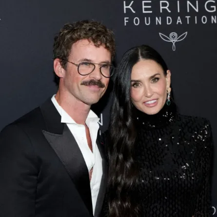 براد غورسكي Brad Goreski مع ديمي مور Demi Moore- (مصدر الصورة Mike Coppola/Getty Images/AFP)
