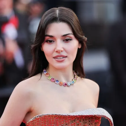 هاندا أرتشيل Hande Ercel  في اليوم الثاني من مهرجان كان السينمائي 2026( مصدر الصورة:  Neilson Barnard/Getty Images)