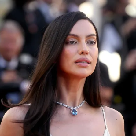 ايرينا شايك  Irina Shayk في مهرجان كان السينمائي 2026 ( مصدر الصورة: Kristy Sparow/Getty Images)