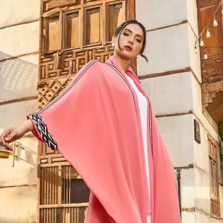 عباية من المصممة سماح خاشقجي- الصورة من حسابها على انستغرام