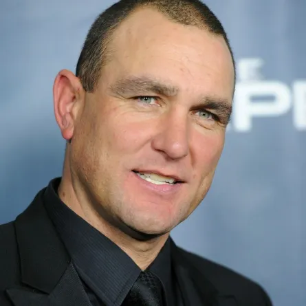 فيني جونز Vinnie Jones. مصدر الصورة: - Photo by Jason Merritt / GETTY IMAGES NORTH AMERICA / Getty Images via AFP