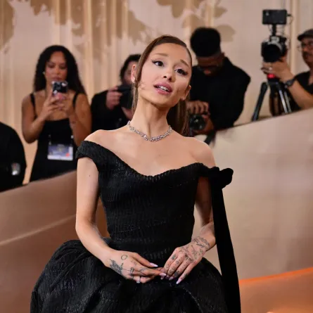 أريانا غراندي Ariana Grande في حفل توزيع جوائز غولدن غلوب 2026. مصدر الصورة: Frederic J. Brown / AFP