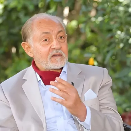 عبد العزيز مخيون- الصورة مأخوذه من أحد لقاءاته التلفزيونية 