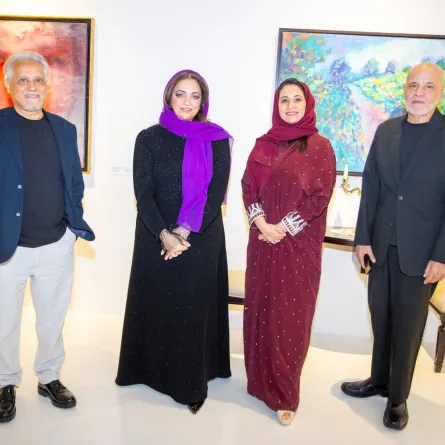 من اليمين الفنان أيمن يسري ديدبان، القيمة الفنية غيداء المقرن، الفنانة نور هشام السيف، الفنان محمد أبو النجا