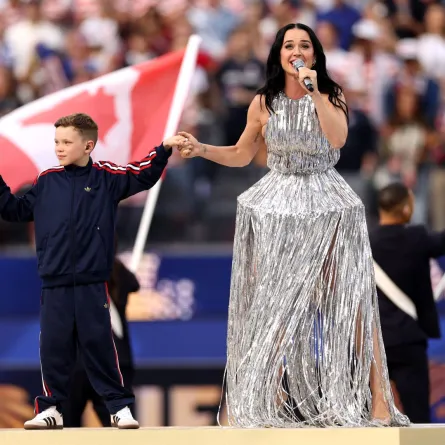 كاتي بيري Katy Perry في حفل افتتاح كأس العالم لكرة القدم 2026 بمدينة لوس أنجلوس الأمريكية -مصدر الصورة: Richard Heathcote/Getty Images/AFP