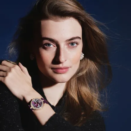 ساعة Lady Retrouvaille Celestes Watch من فان كليف آند أربلز Van Cleef & Arpels -  الصورة من العلاقات العامة