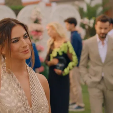 ريم خوري في مسلسل حب ع ورق- الصورة من شاشة عرض المسلسل