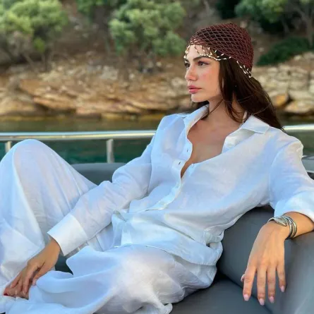 ديميت أوزدمير Demet Özdemir -الصورة من حسابها على إنستغرام