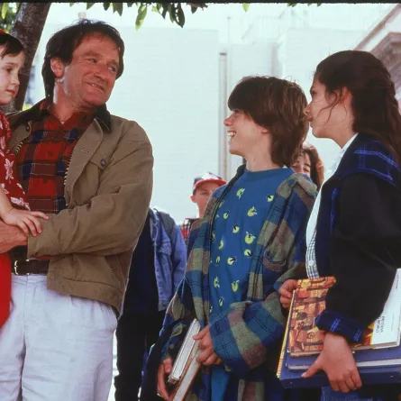 سكرين شوت من فيلم Mrs. Doubtfire 