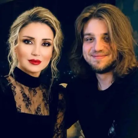 نورا رحال ونجلها - الصورة من صفحة نقابة الفنانين في سوريا