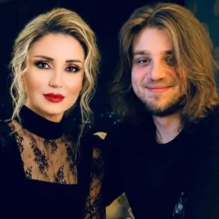 نورا رحال ونجلها- الصورة من صفحة نقابة الفنانين في سوريا