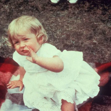 ليدي ديانا سبنسر في أول يوم ميلاد لها ( Lady Diana Spencer on her first birthday at Park House, Sandringham). مصدر الصورة: Hulton Archive/Getty Images