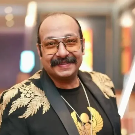 محمد ثروت- الصورة من صفحته على فيسبوك