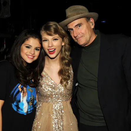 سيلينا غوميز (Selena Gomez)  وتايلور سويفت (Taylor Swift) في صورة من العام 2011 - Photo by Larry Busacca / GETTY IMAGES NORTH AMERICA / Getty Images via AFP