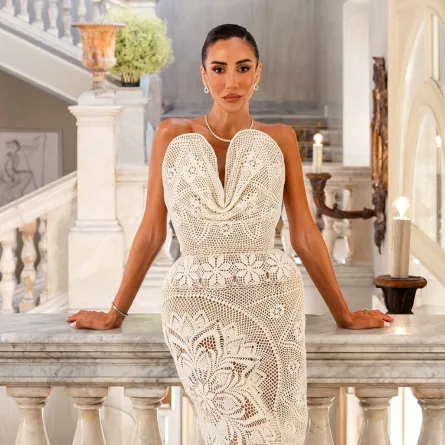 مدونة الموضة تمارا كالينيتش Tamara Kalinich في حفل زفافها من خطيبها فيليبو Philipo في إيطاليا- الصورة من العلاقات العامة للدار 