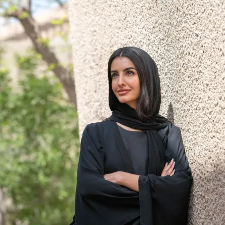 الفنانة التشكيلية السعودية نجود العتيبي