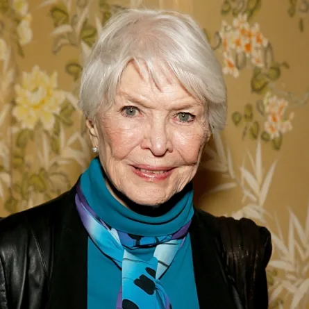 إيلين بورستين في مدينة نيويورك (Ellen Burstyn  in New York City)- مصدر الصورة: Dominik Bindl / GETTY IMAGES NORTH AMERICA / Getty Images via AFP