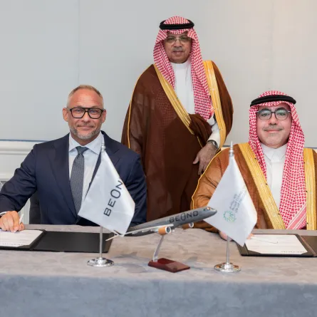 خلال توقيع مذكرة التفاهم- الصورة من حساب برنامج الربط الجوي على منصة إكس 