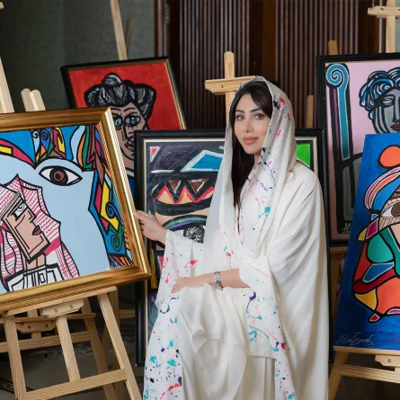 الفنانة التشكيلية السعودية هبة إسماعيل