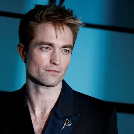 روبرت باتينسون Robert Pattinson في مدينة لندن 13 فبراير 2025 - مصدر الصورة: BENJAMIN CREMEL / AFP