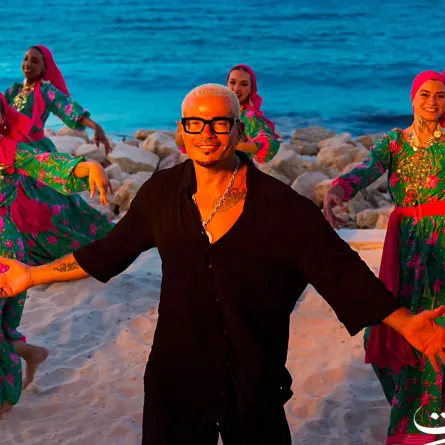 عمرو دياب في كليب لولا البنات
