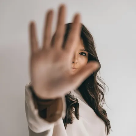 كيف يضع كل برج حدوداً للآخرين ( الصورة من موقع unsplash)