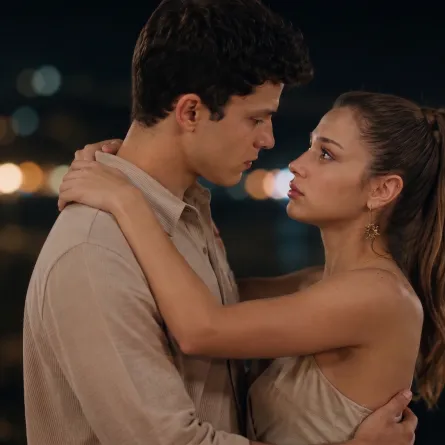 المسلسل التركي ما زلت في السابعة عشر- الصورة سكرين شوت من الحلقة 10