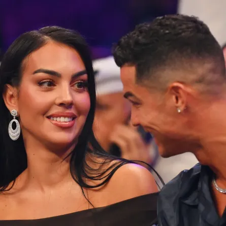 كريستيانو رونالدو وجورجينا رودريغيز في الرياض، المملكة العربية السعودية (Cristiano Ronaldo and Georgina Rodríguez in Riyadh, Saudi Arabia). مصدر الصورة: Justin Setterfield/Getty Images