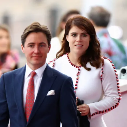 الأميرة يوجيني في قصر باكنغهام ( Princess Eugenie at Buckingham Palace). مصدر الصورة: HANNAH MCKAY / POOL / AFP