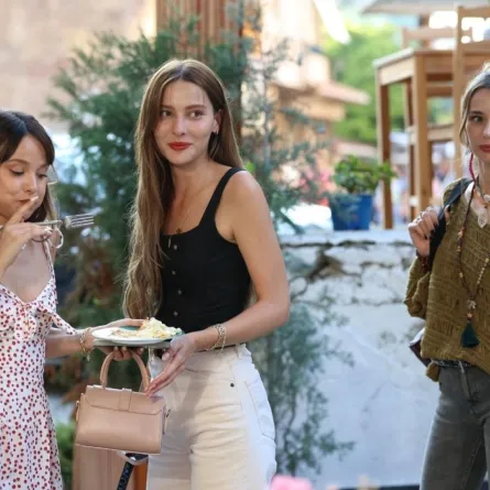 مسلسل اسطنبول رأسًا على عقب الحلقة 9.. فخرية تخشى انكشاف سر مليك وأوزاي يقود الجميع إلى المواجهة