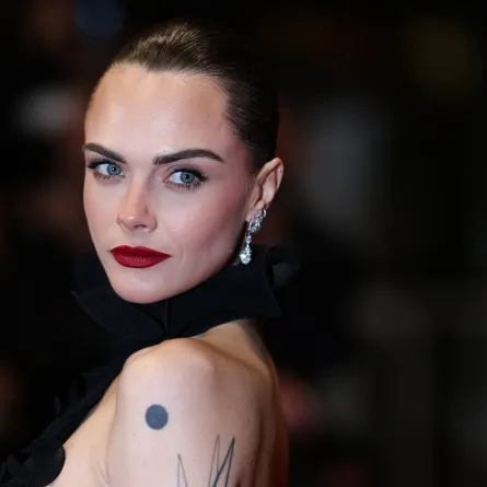 كارا ديليفين في مهرجان كان السينمائي بدورته الـ79 Cara Delevingne arrives for the screening of the film "Club Kid" at the 79th edition of the Cannes Film Festival - مصدر الصورة Sameer AL-DOUMY / AFP