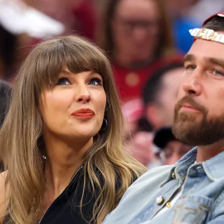 تايلور سويفت (Taylor Swift) وترافيس كيلسي (Travis Kelce) - Photo by Gregory Shamus / GETTY IMAGES NORTH AMERICA / Getty Images via AFP