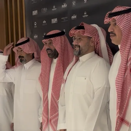 أبطال فيلم عكس سير- الصورة  خاصة  بسيدتي من تصوير زكية البلوشي