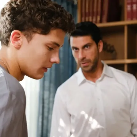 المسلسل التركي ما زلت في السابعة عشر- الصورة سكرين شوت من الحلقة 12