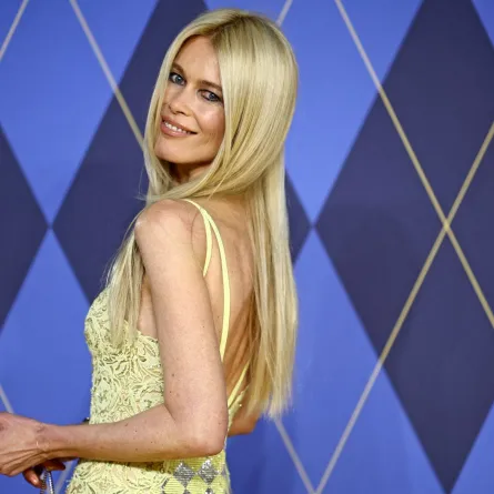 كلوديا شيفر في لندن Claudia Schiffer in central London. مصدر الصورة: HENRY NICHOLLS / AFP