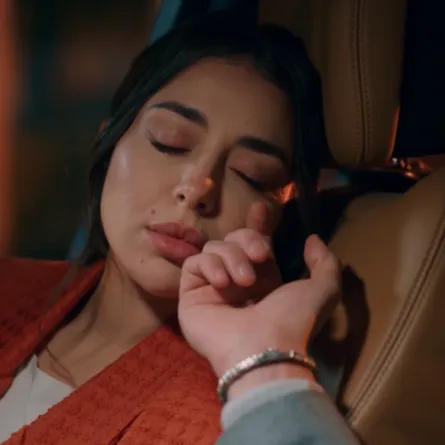 مسلسل حب على ورق -  الصورة سكرين شوت  من الحلقة50