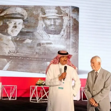 الأمير سلطان بن سلمان والدكتور الراحل مايكل سابا في جلسة "هانجر توكس" بمعرض ساند أند فن 2024