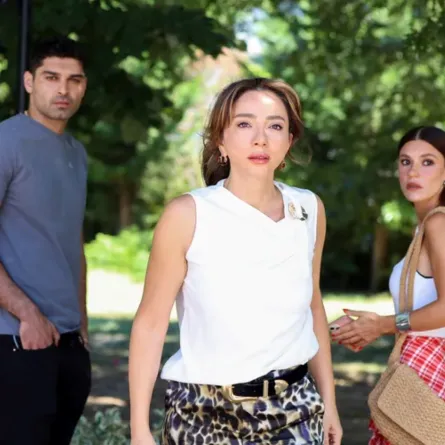 سكرين شوت من مسلسل اسطنبول رأسا على عقب الحلقة 12