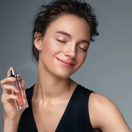 ثبات العطر لساعات طويلة 