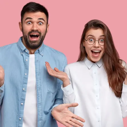 تفسير حلم الضحك مع شخص اعرفه في المنام