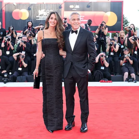 أمل كلوني Amal Clooney وجورج كلوني George Clooney في افتتاح مهرجان فينيسيا السينمائي الدولي 2026 - مصدر الصورة (Photo by Daniele Venturelli/WireImage)