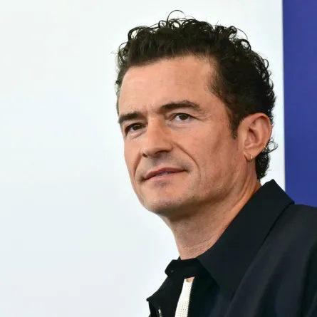 أورلاندو بلوم Orlando Bloom من مهرجان فينيسيا 2026 - Photo by STEFANO RELLANDINI / AFP