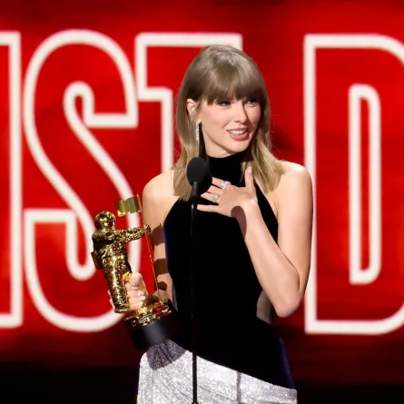 تايلور سويفت Taylor Swift في حفل توزيع جوائز MTV VMA. مصدر الصورة: Kevin Winter/Getty Images/AFP