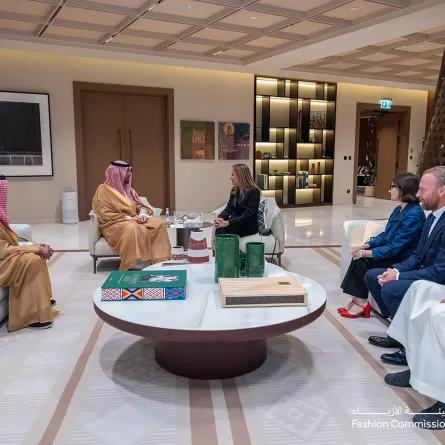 وزير الثقافة السعودي الأمير بدر بن عبد الله بن فرحان آل سعود يلتقي فريق معهد مارانجوني 