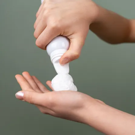 7 طرق مدهشة للتنظيف المنزلي باستخدام كريم الحلاقة